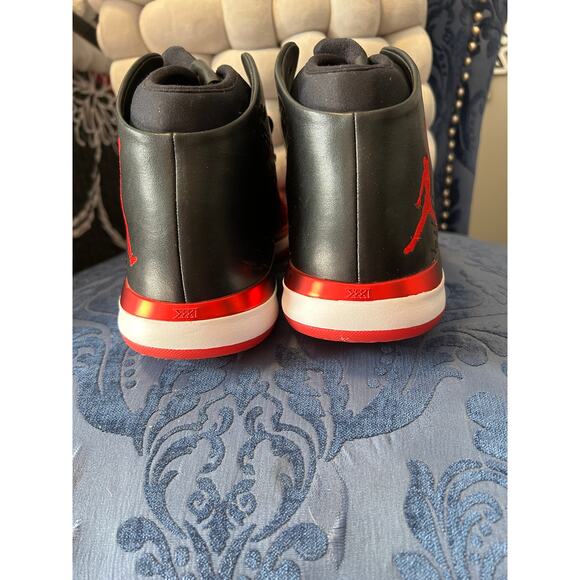 2016 Nike Air Jordan 31 XXXI Banned Bred Size 8/EU 41 - Picture 4 of 7